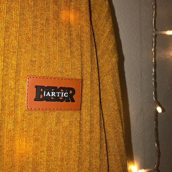 yellow long ripped sleeve - Picture 2 of 3